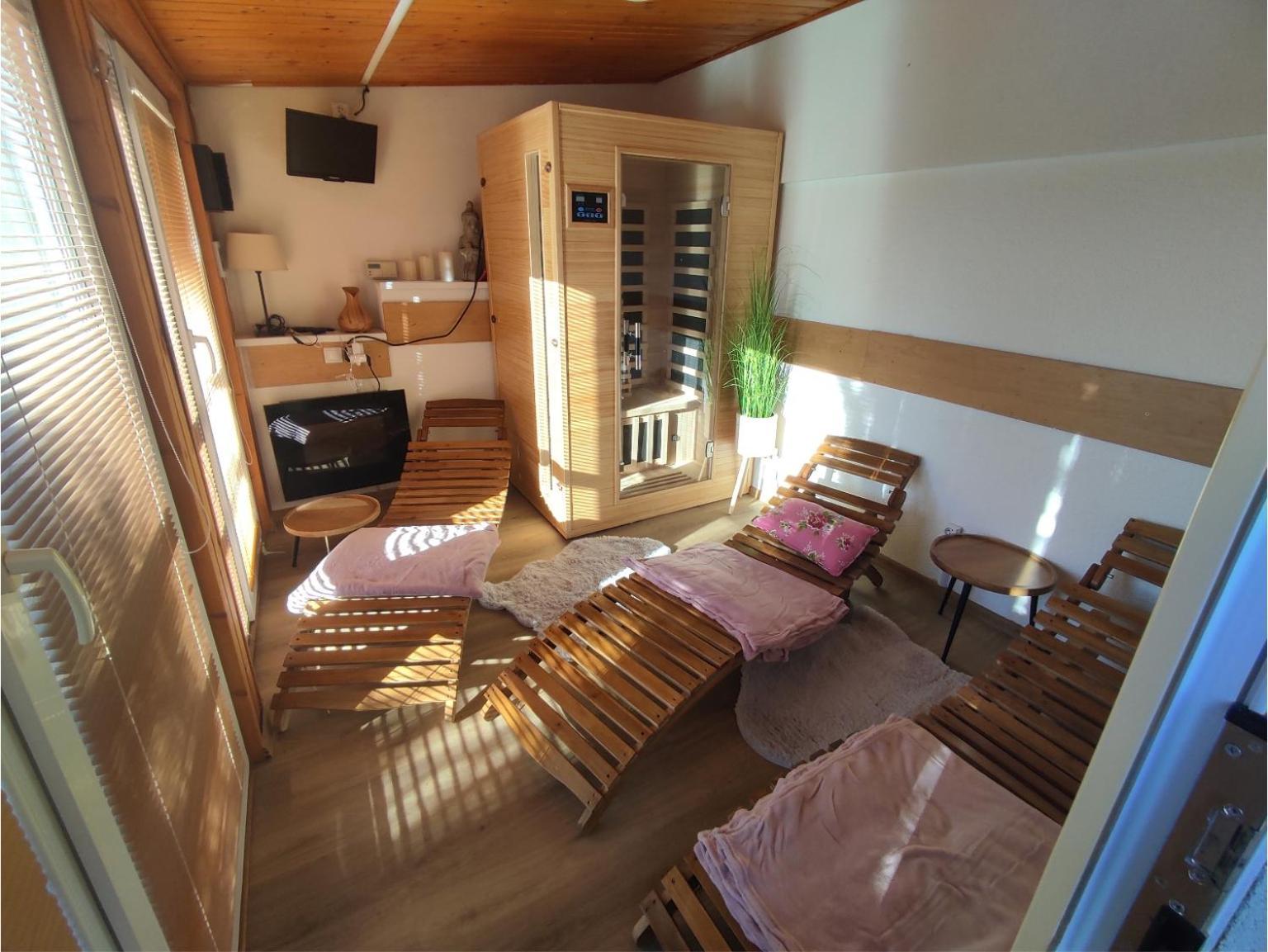 Spa & Pool Apartments Prestige Villa Ivica Marianka Bagian luar foto