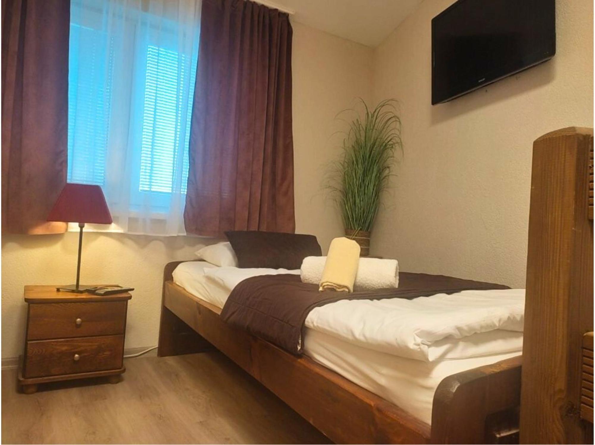 Spa & Pool Apartments Prestige Villa Ivica Marianka Bagian luar foto