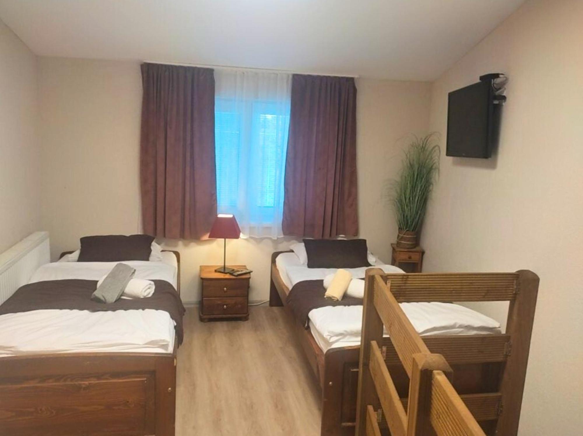 Spa & Pool Apartments Prestige Villa Ivica Marianka Bagian luar foto