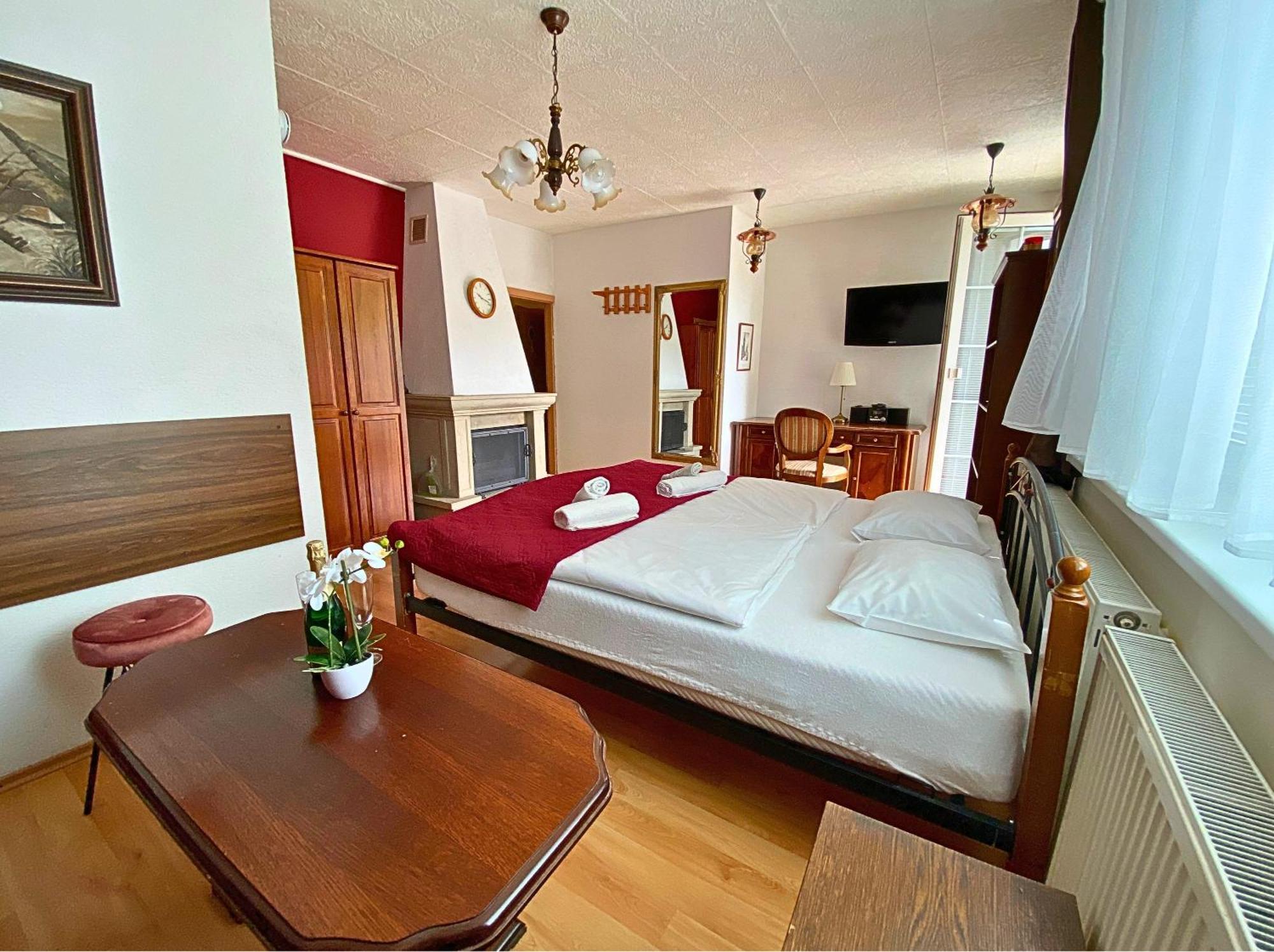 Spa & Pool Apartments Prestige Villa Ivica Marianka Bagian luar foto